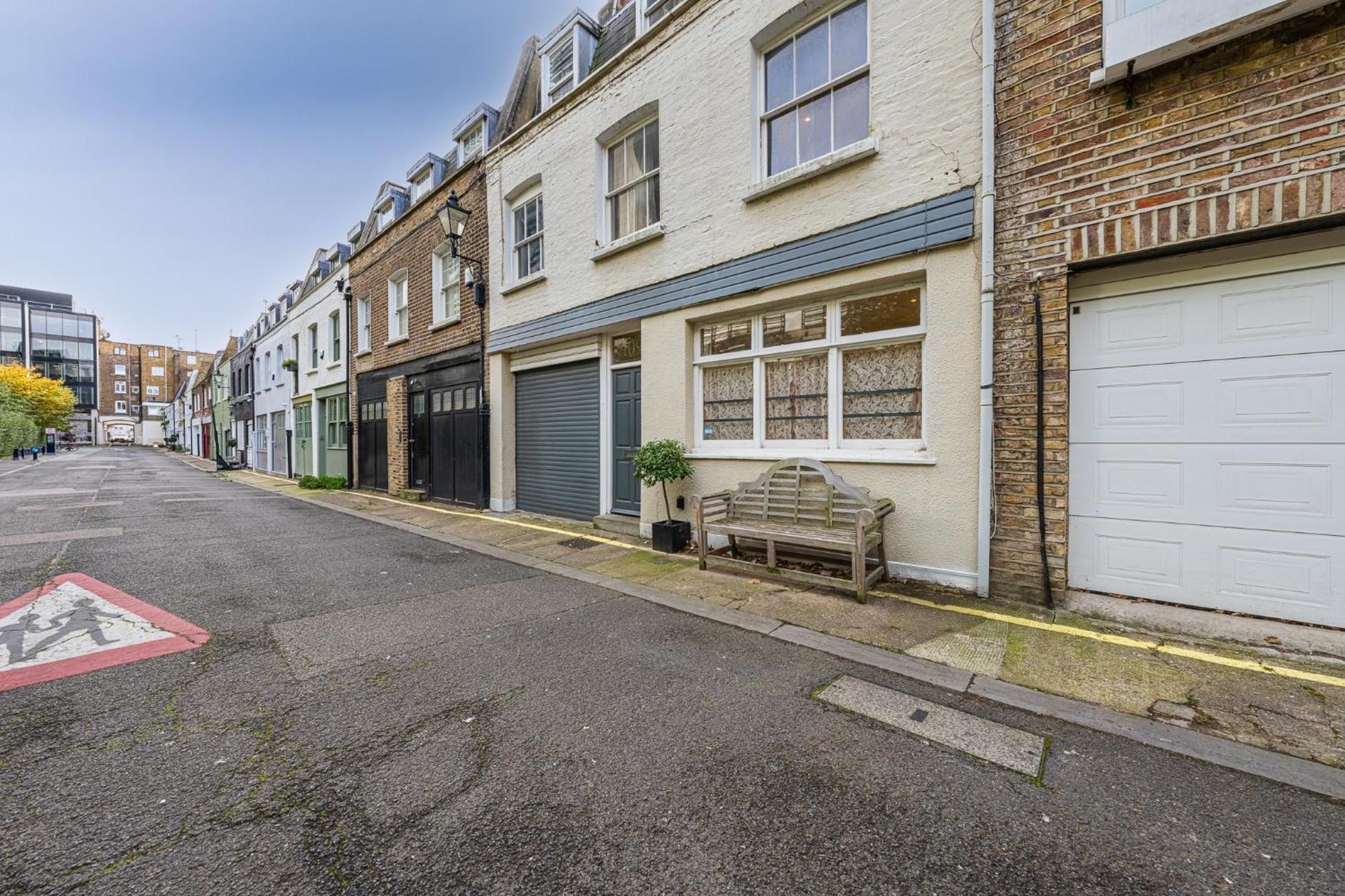 Leilighet Huge 200sqm Luxury 3-bedroom Mews *