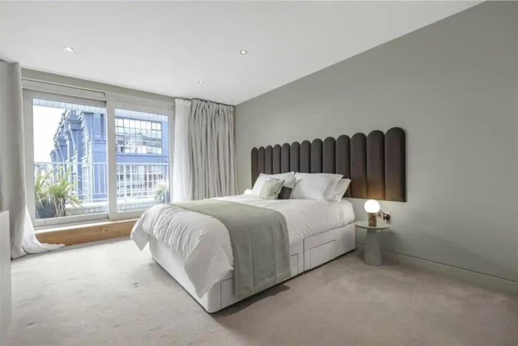 Stunning Shoreditch Penthouse Apartment London