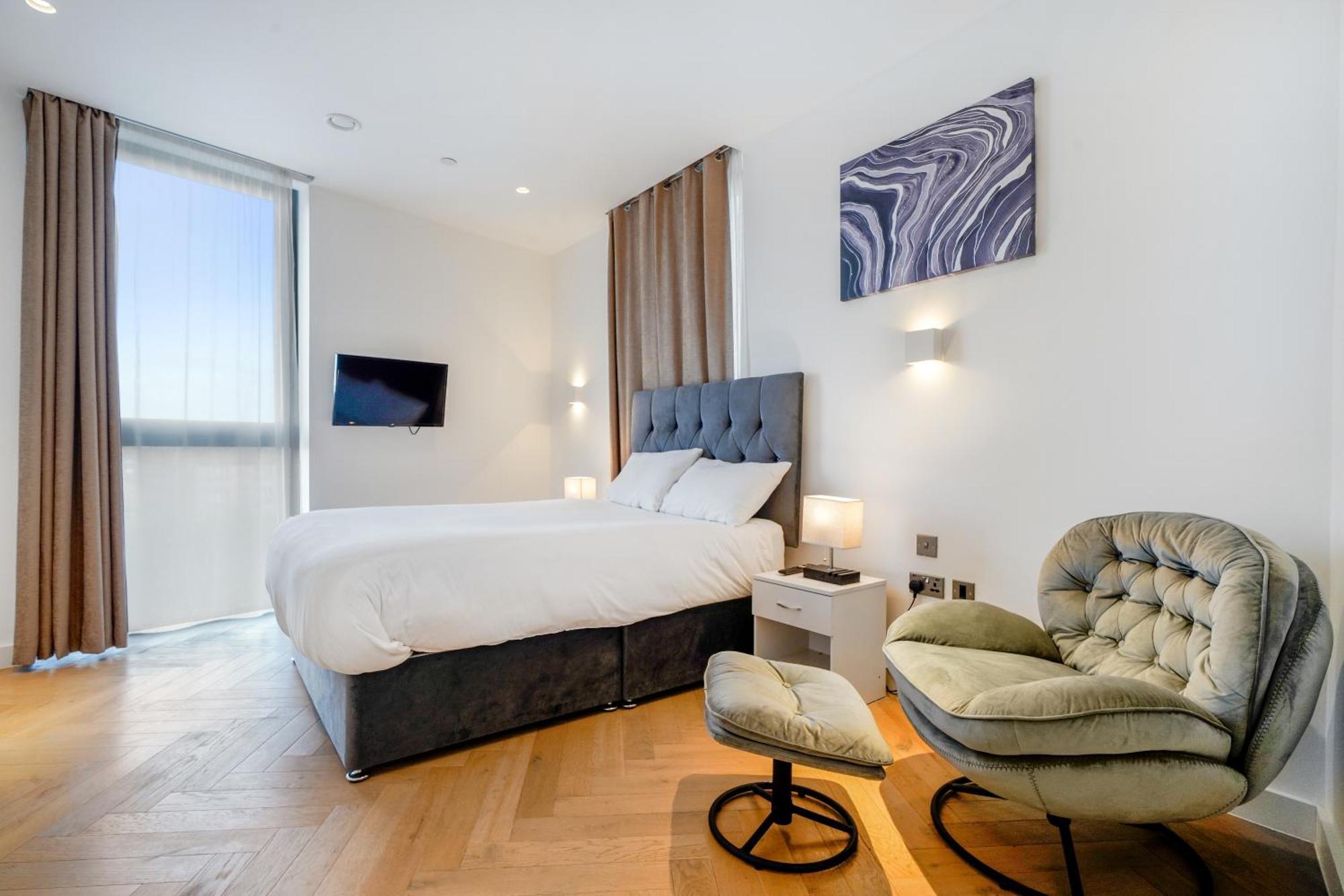 Warmly Relaxed Apart, 5beds, 5mins Walk To Tube Station, 10mins To Westend, Ctral Lägenhet London