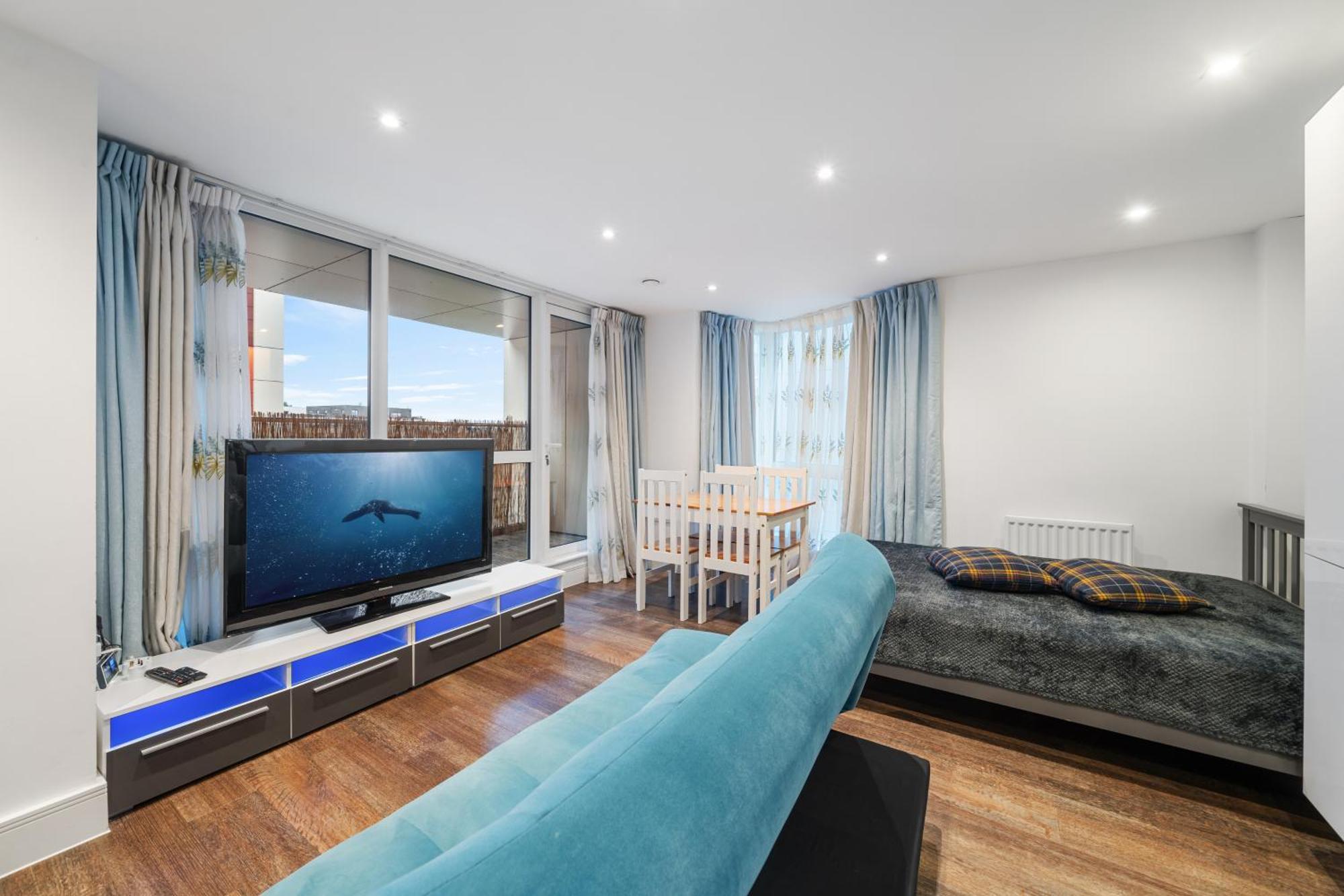 Riverside 1br With Easy Transport 20min To Centre Appartement