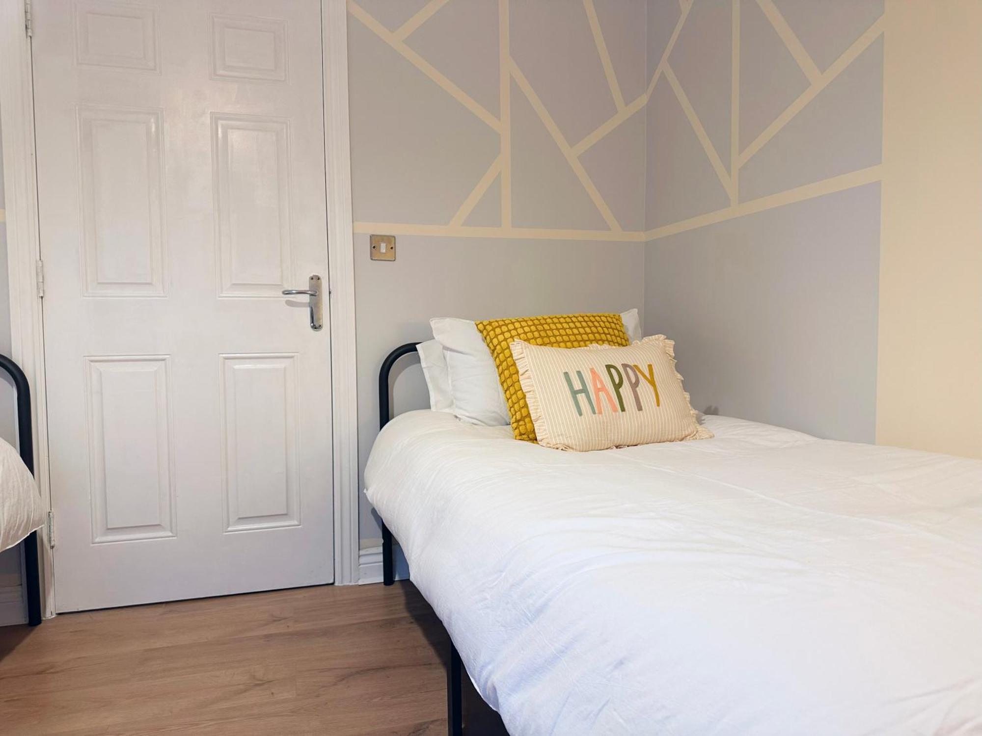 Olive Immaculate Wembley Apartment, 15mins To London, By Edens Londra