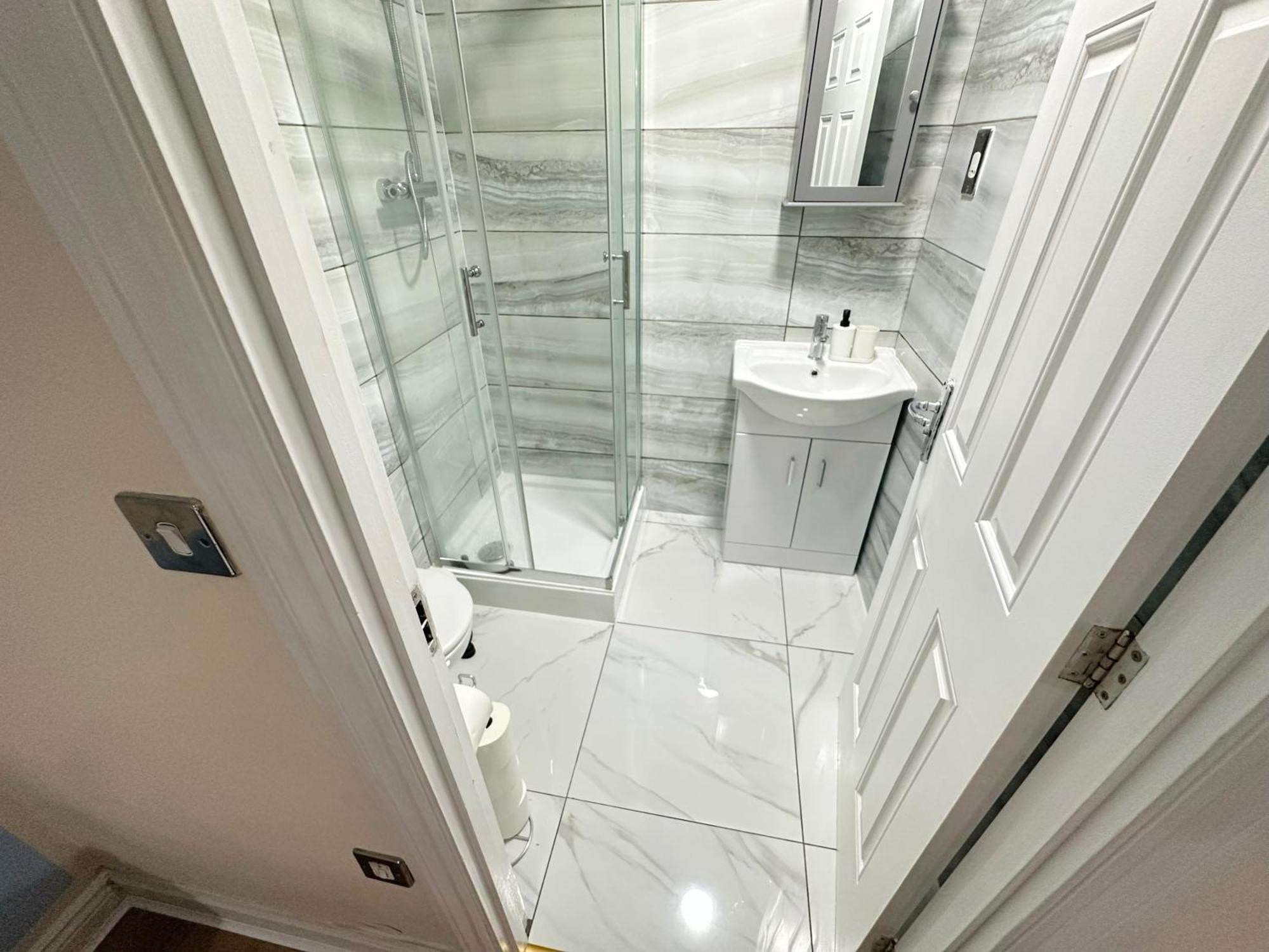 Olive Immaculate Wembley Apartment, 15mins To London, By Edens Appartamento *