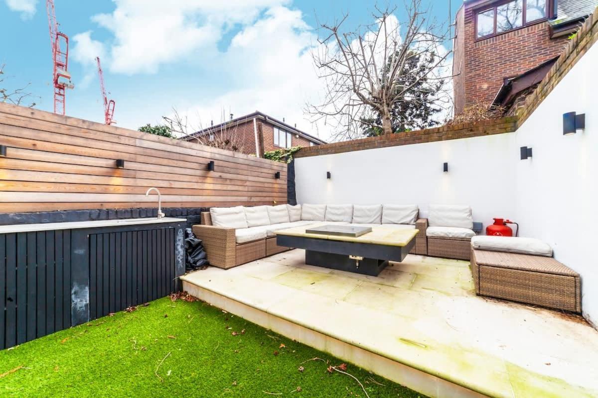Luxury 3 Bdr House With Garden Next To Battersea Park Feriehus London