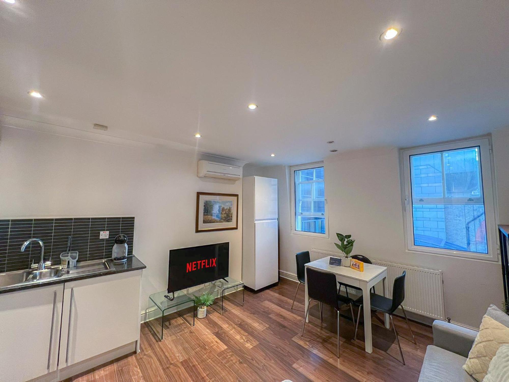 2-bedroom Flat In Embankment A Short Walk Away To Trafalgar Square Near Big Ben, Eye Appartamento *