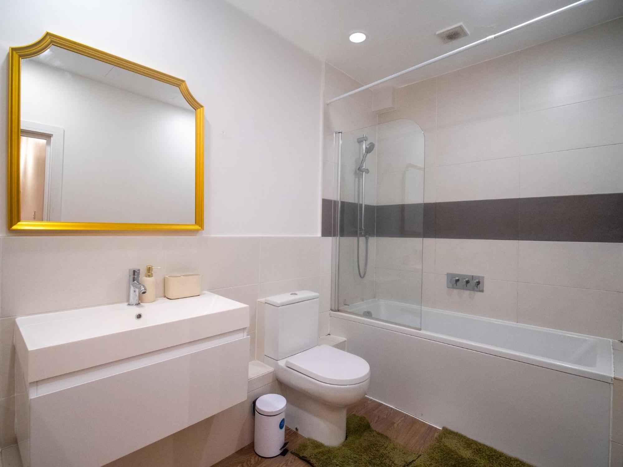 Lägenhet Modern 2 Bedroom In Woolwich London
