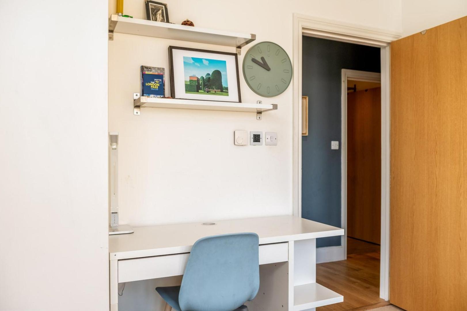 Bright & Spacious Battersea Flat Lejlighed London