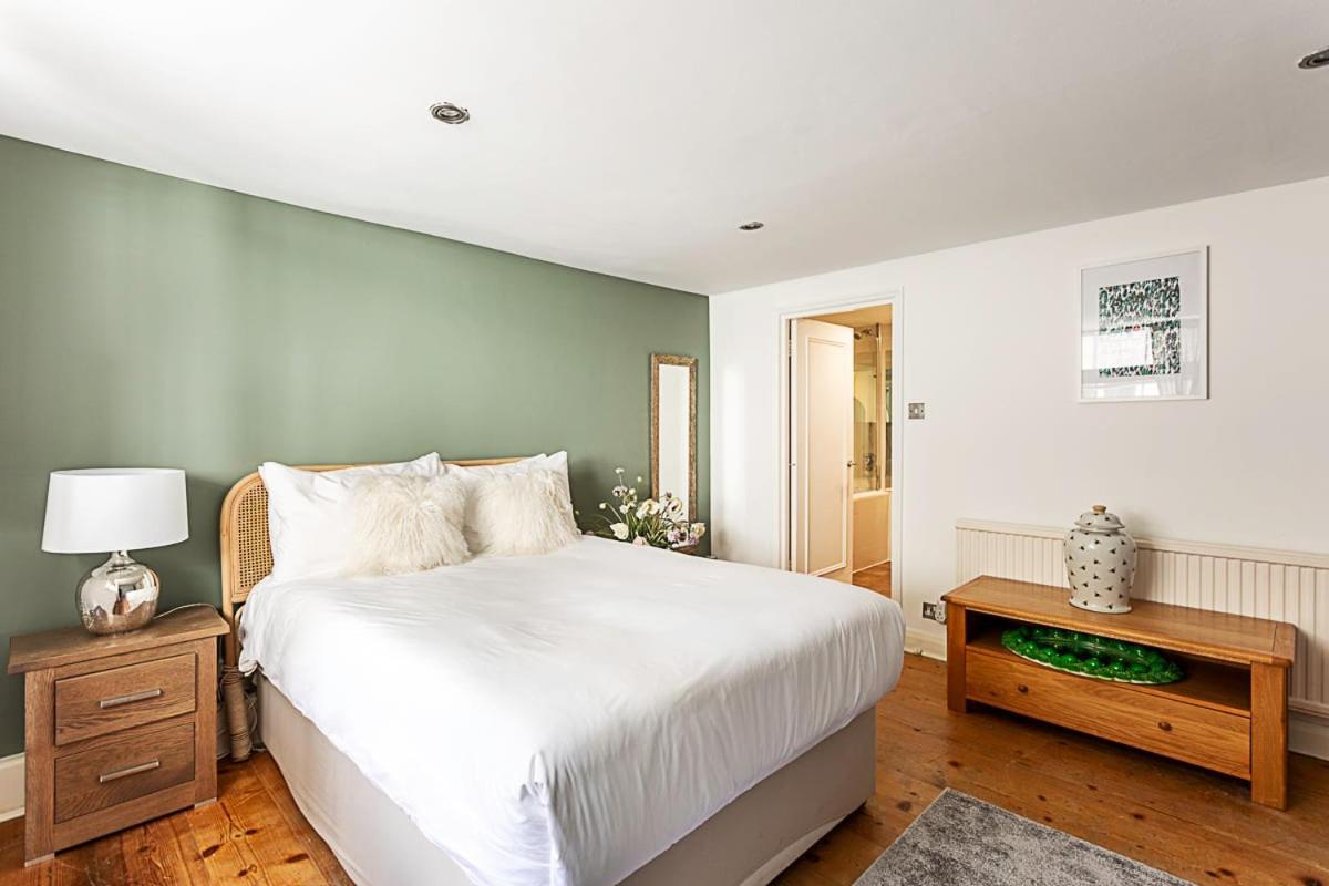 Appartement Style Three Bedroom House Londen