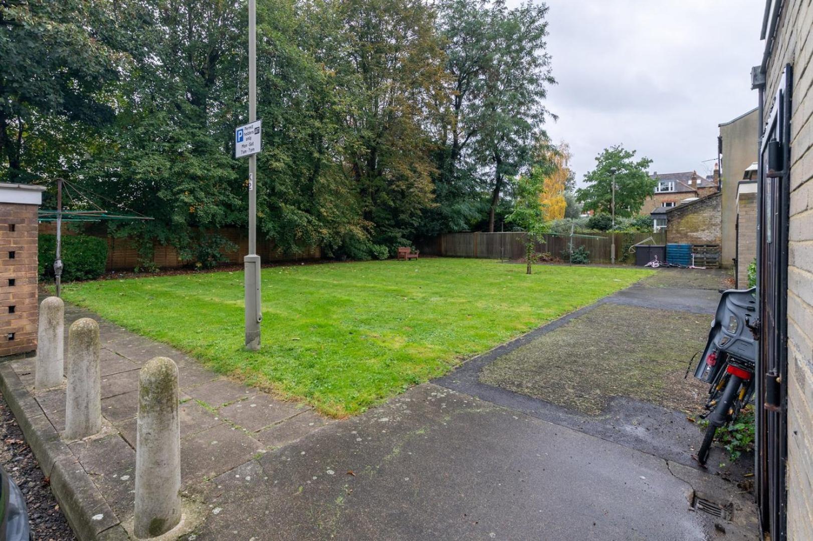 Charming One Bed Abode In East Putney * Londen