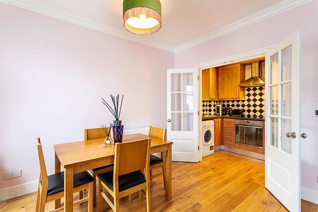 Chic Gunter Grove Flat - Retreat Leilighet London