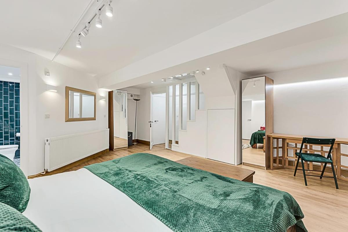 Modern Comfort Two Bedroom Gem On The Rye Lejlighed London