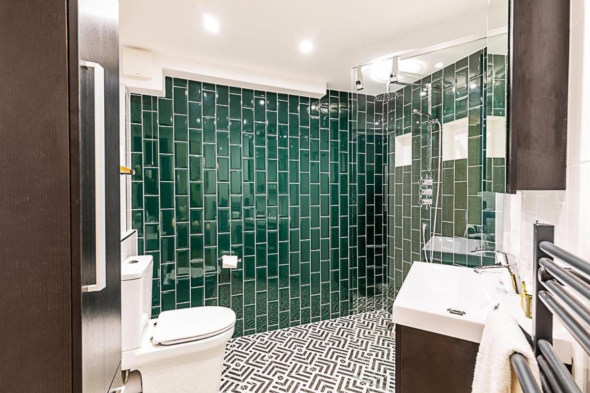 Modern Comfort Two Bedroom Gem On The Rye Lejlighed London
