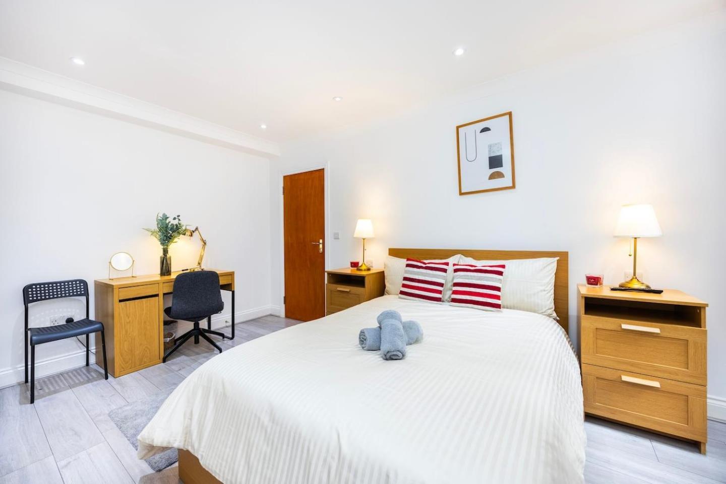 3 Bed 3 Bathroom Flat In Kensington B London