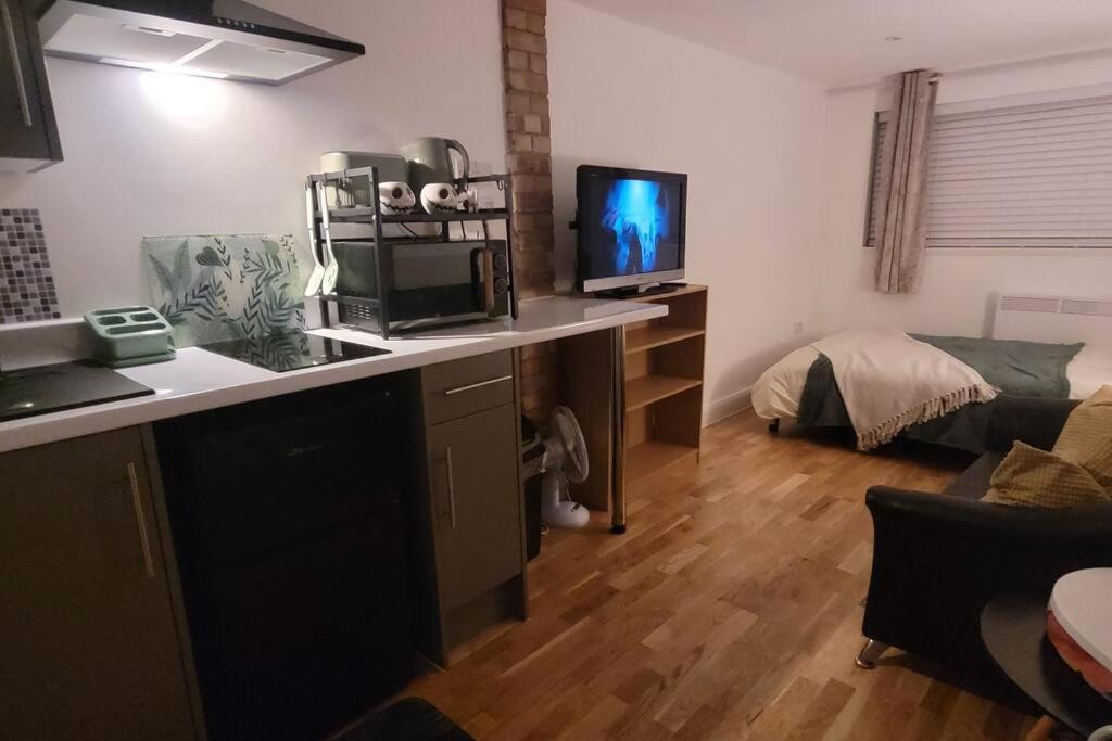 Your Escape - Cosy W Fast Wi-fi & Free Onstreet Parking Lägenhet *