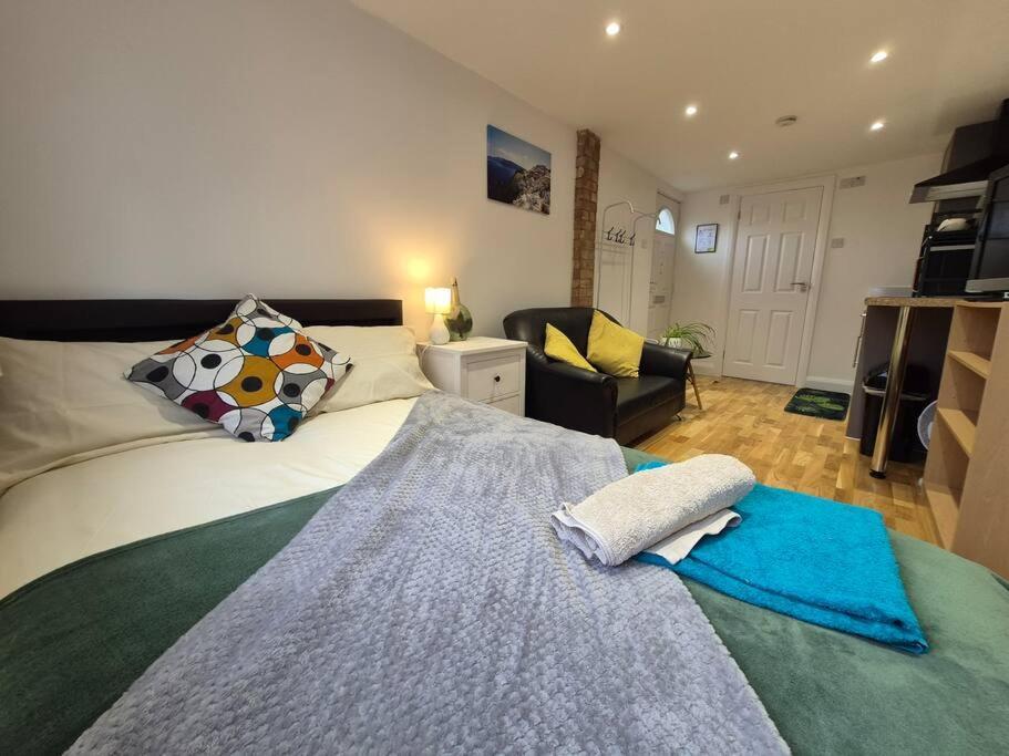 Lägenhet Your Escape - Cosy W Fast Wi-fi & Free Onstreet Parking