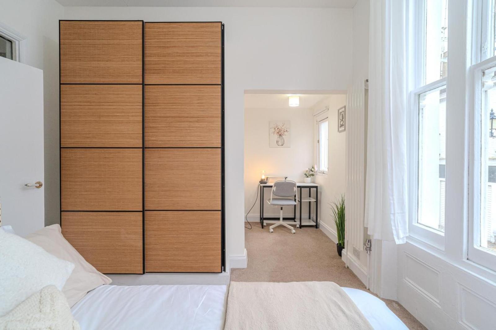 1-bed Flat In Kensington W8 Leilighet