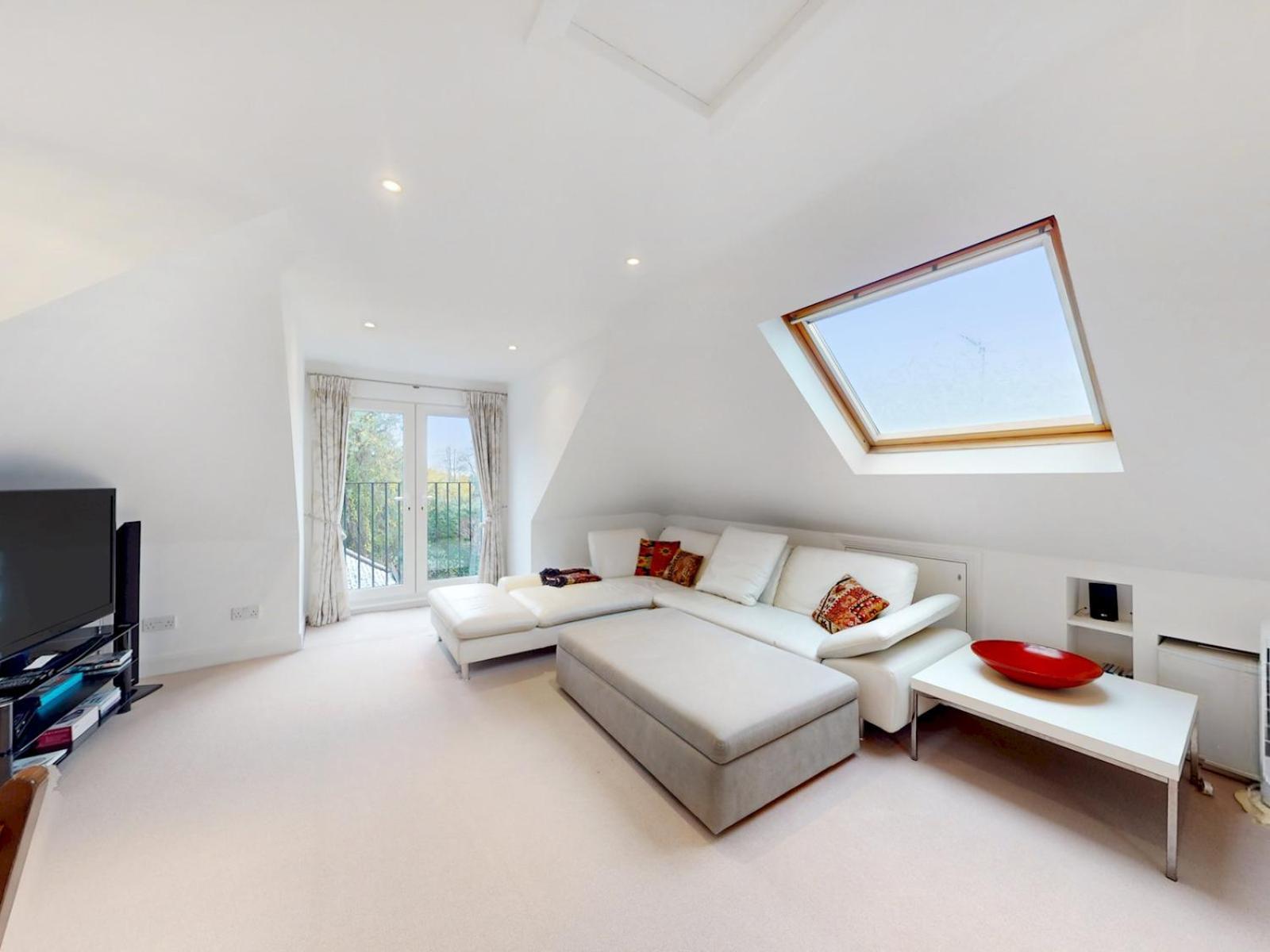 Holiday home Pass The Keys Charming House In Golders *