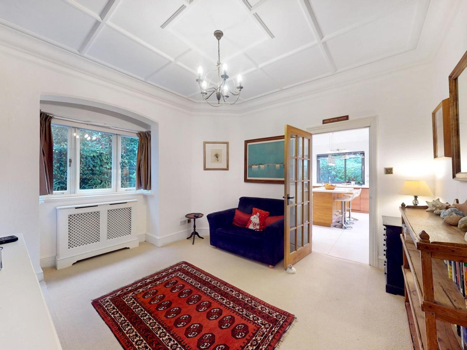 Pass The Keys Charming House In Golders * London