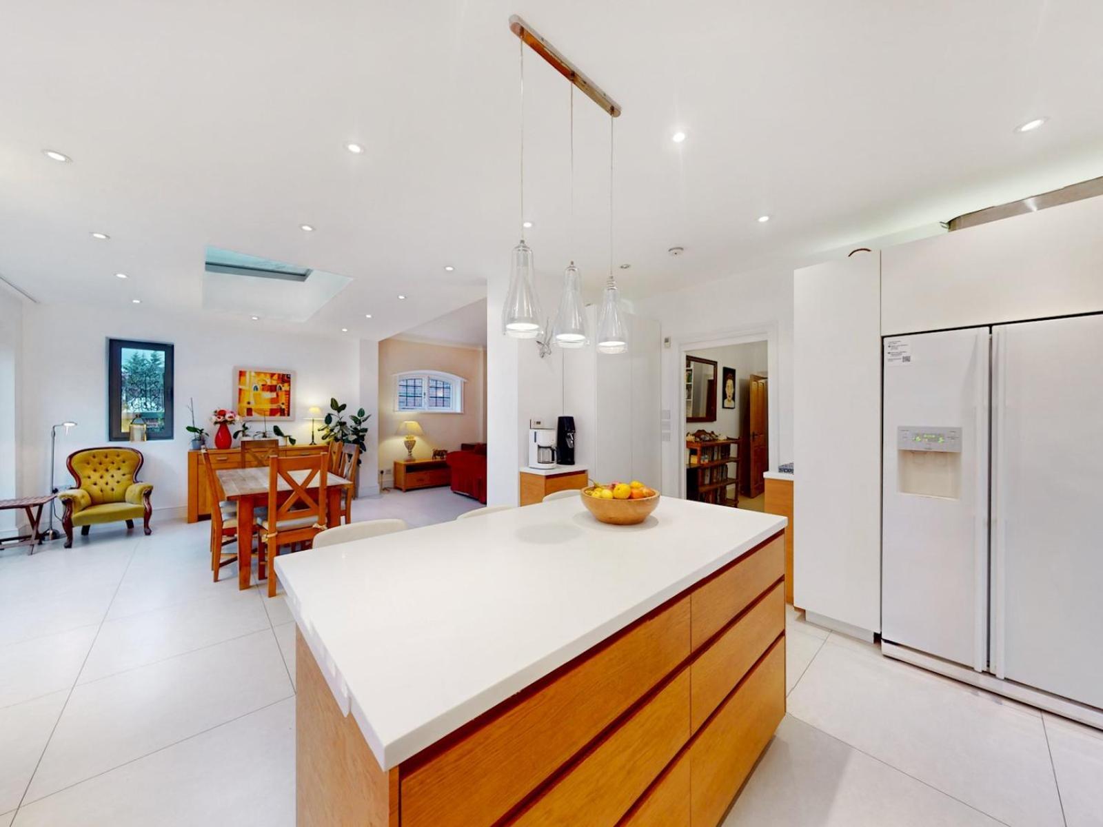 Pass The Keys Charming House In Golders Holiday home *