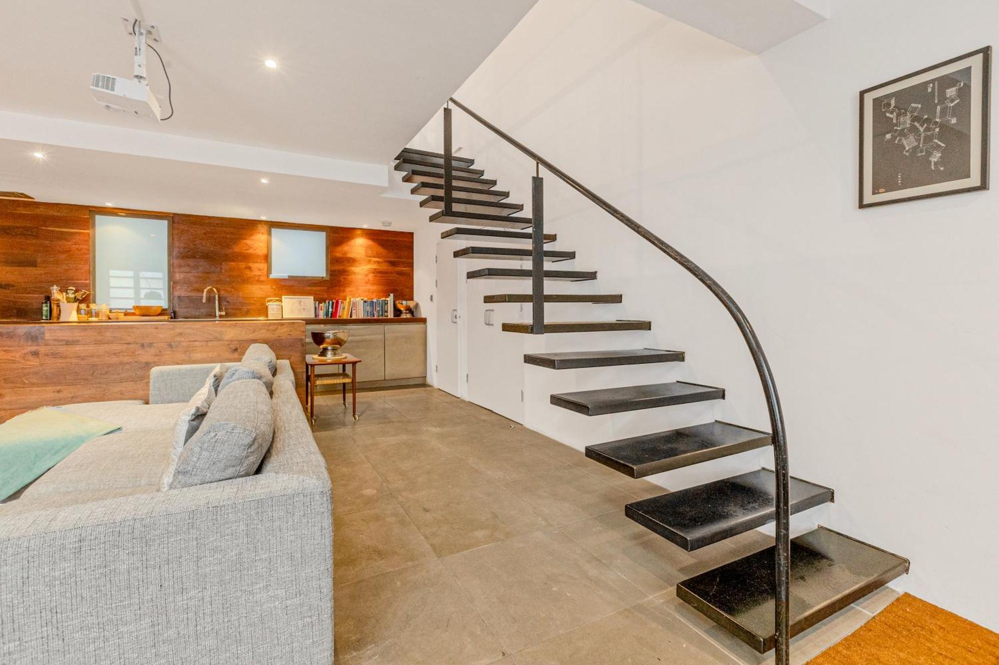 Apartment Spacious & Tranquil 2br Maisonette In Notting Hill