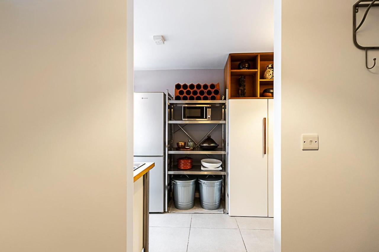 Bright Stepney Nest London