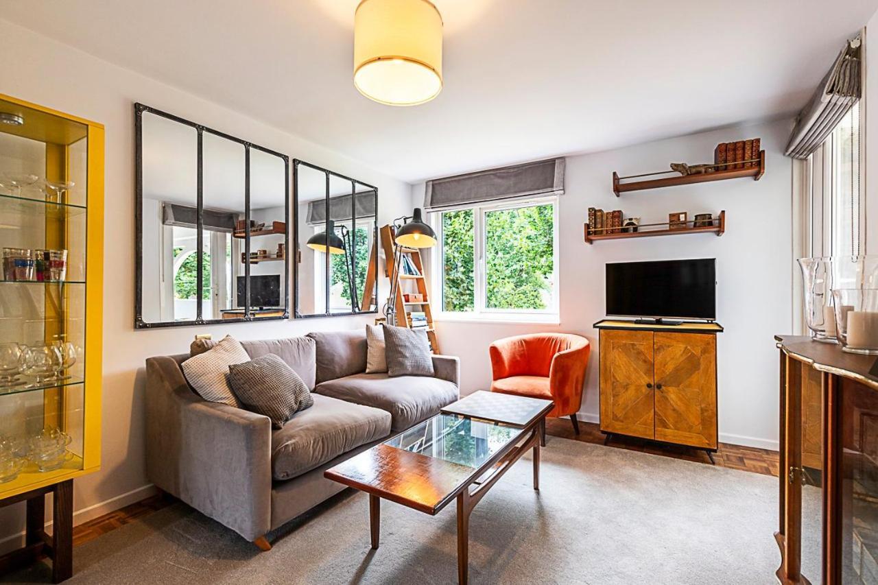 Bright Stepney Nest Apartment London