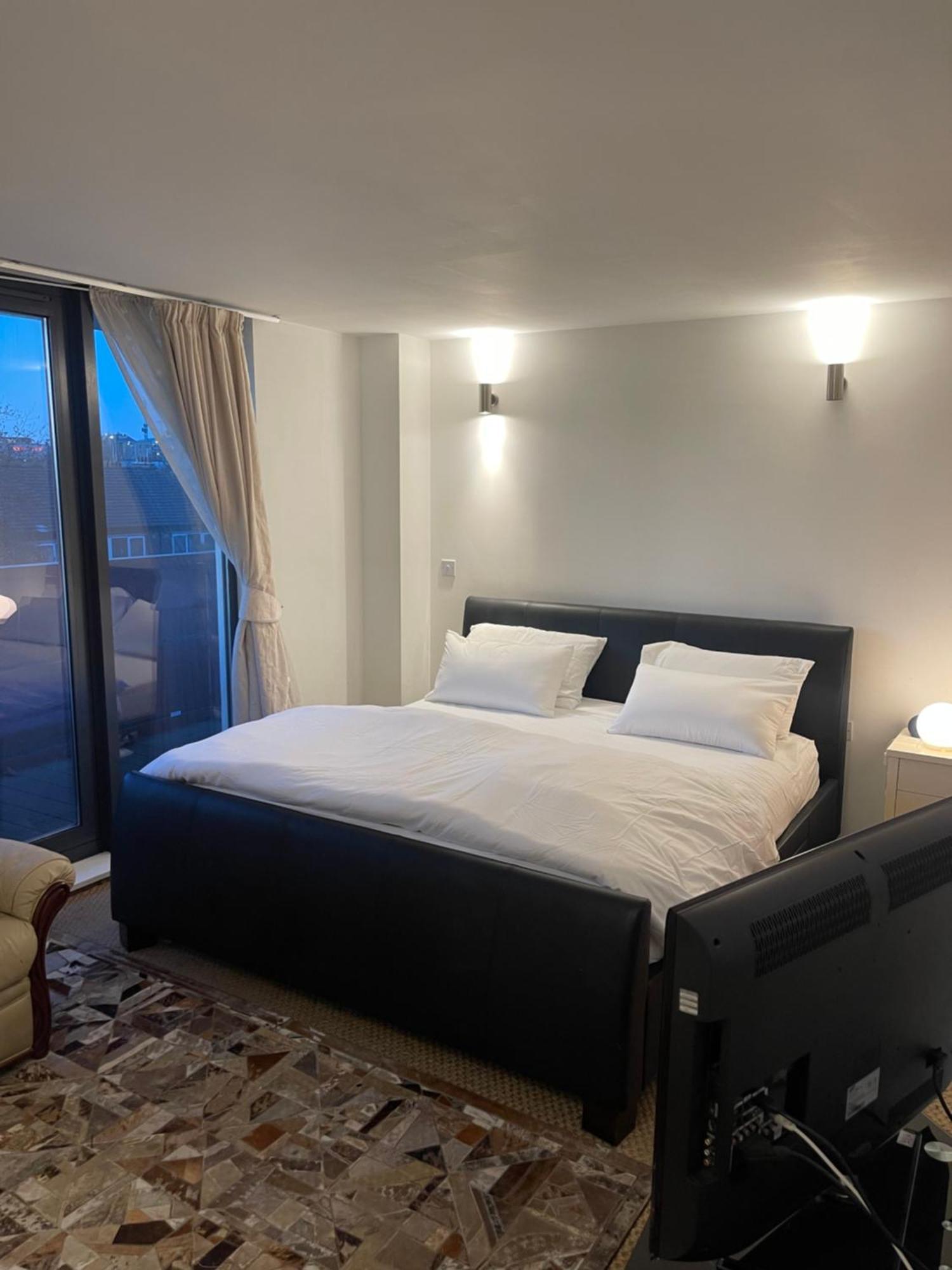 Lejlighed Exquisitely Spacious London