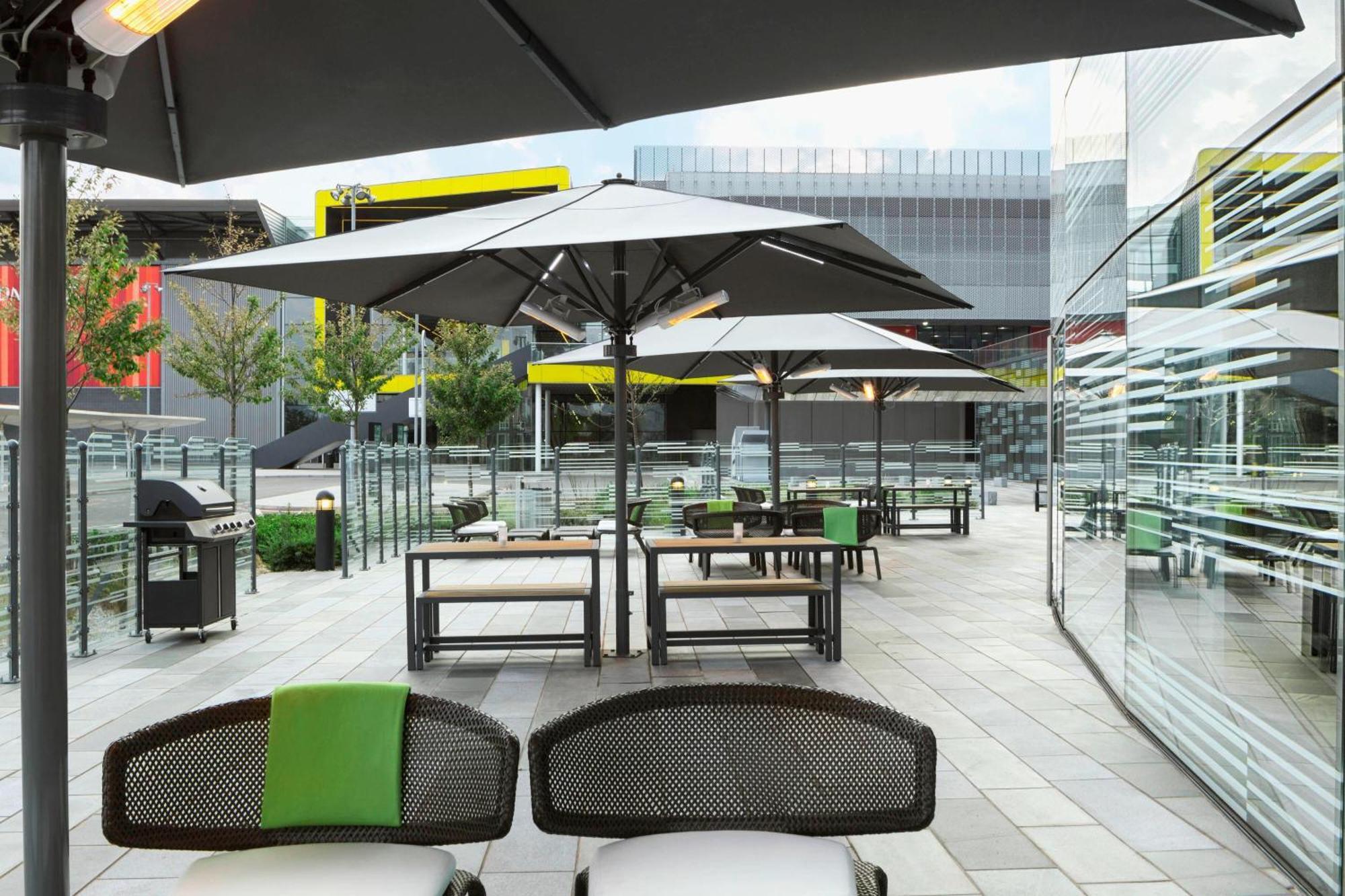 Aloft Excel Hotel London