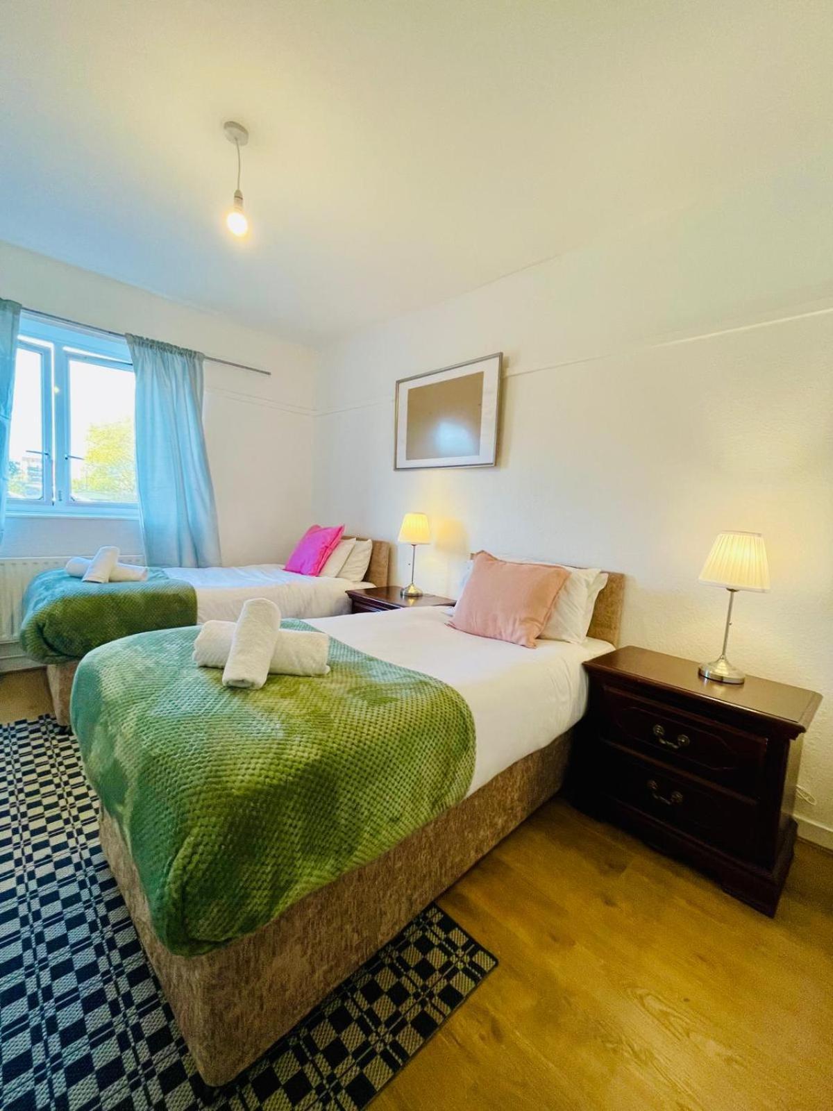 2bd Canarywharf Mile End Private Balcony Free Parking Appartement