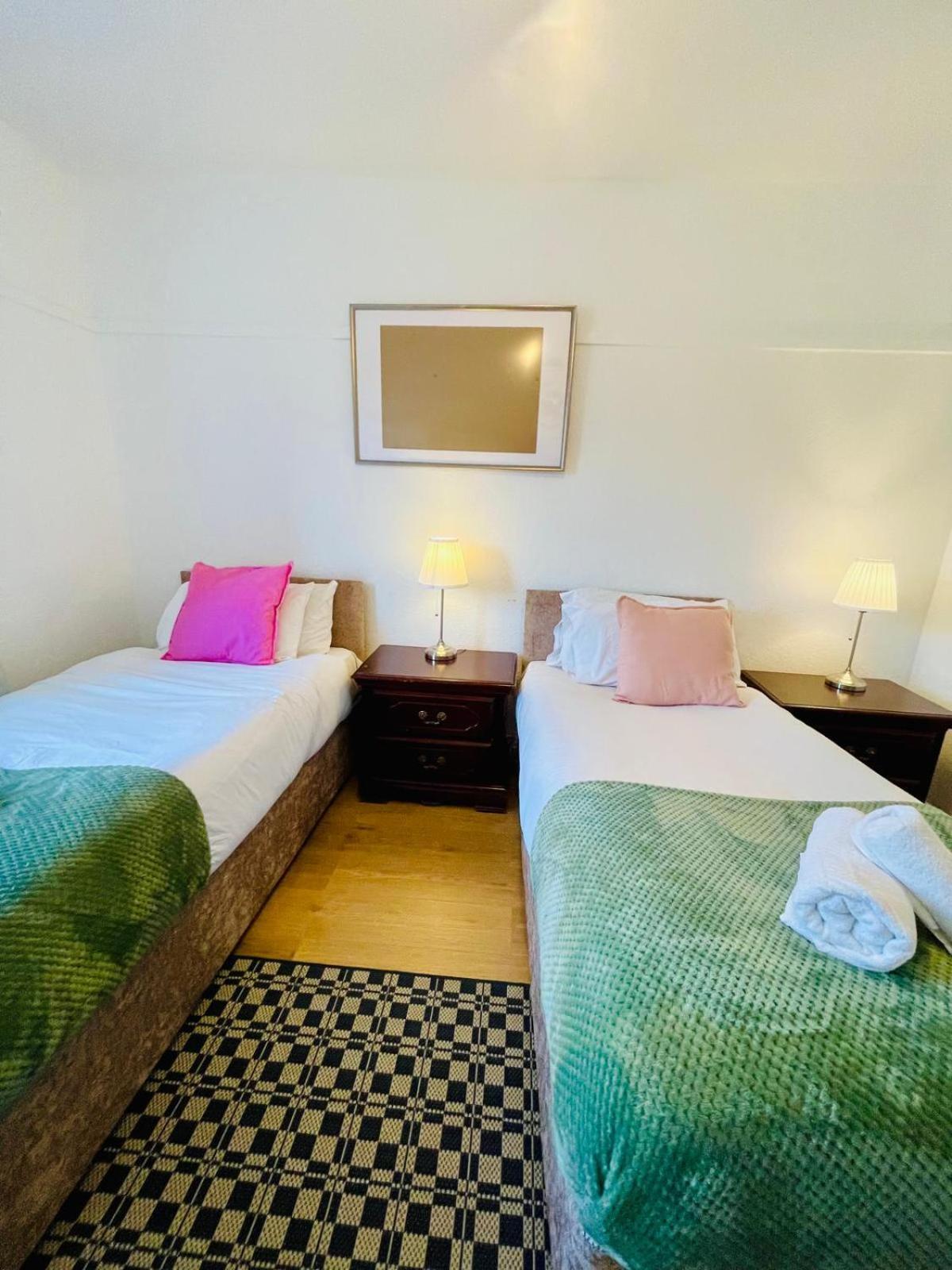 Appartement 2bd Canarywharf Mile End Private Balcony Free Parking Londres