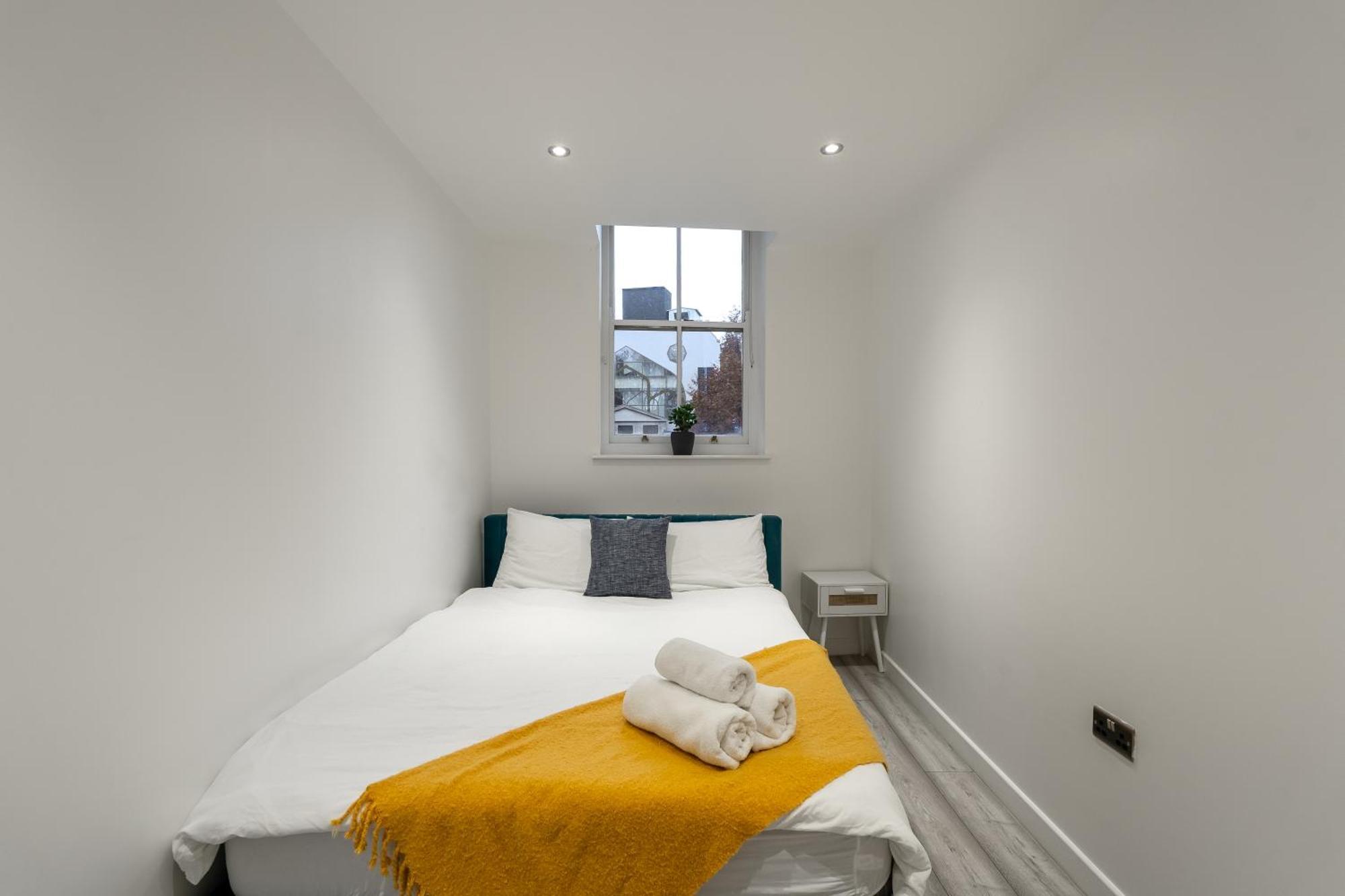 Beautiful Flat Near - Entire Flat - Equipped Kitchen - Private Bathroom Lägenhet London