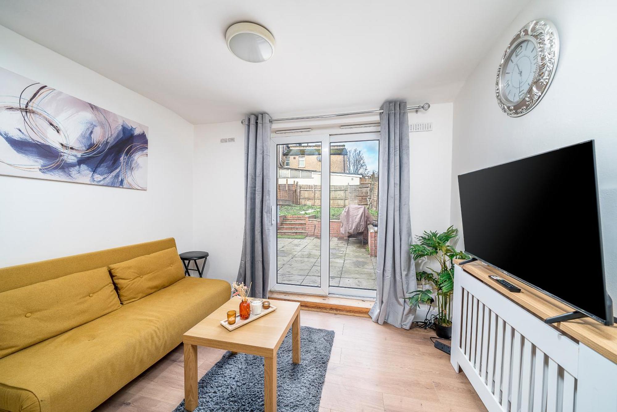 Cozy & Comfy Woodgreen Station Sleeps 6 Lejlighed