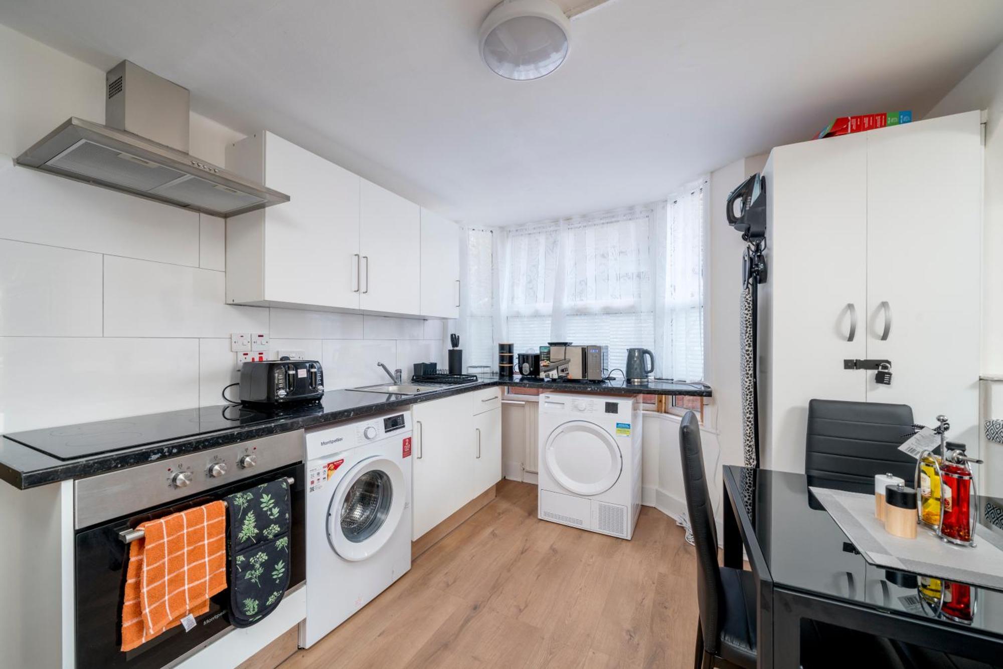 Lejlighed Cozy & Comfy Woodgreen Station Sleeps 6 London