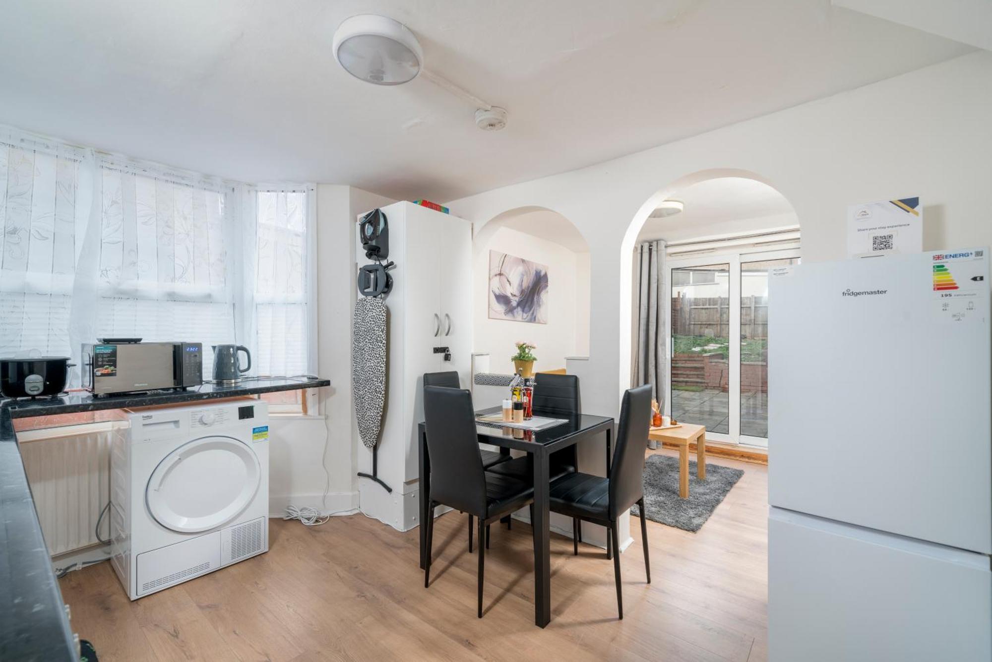 Cozy & Comfy Woodgreen Station Sleeps 6 Lejlighed *