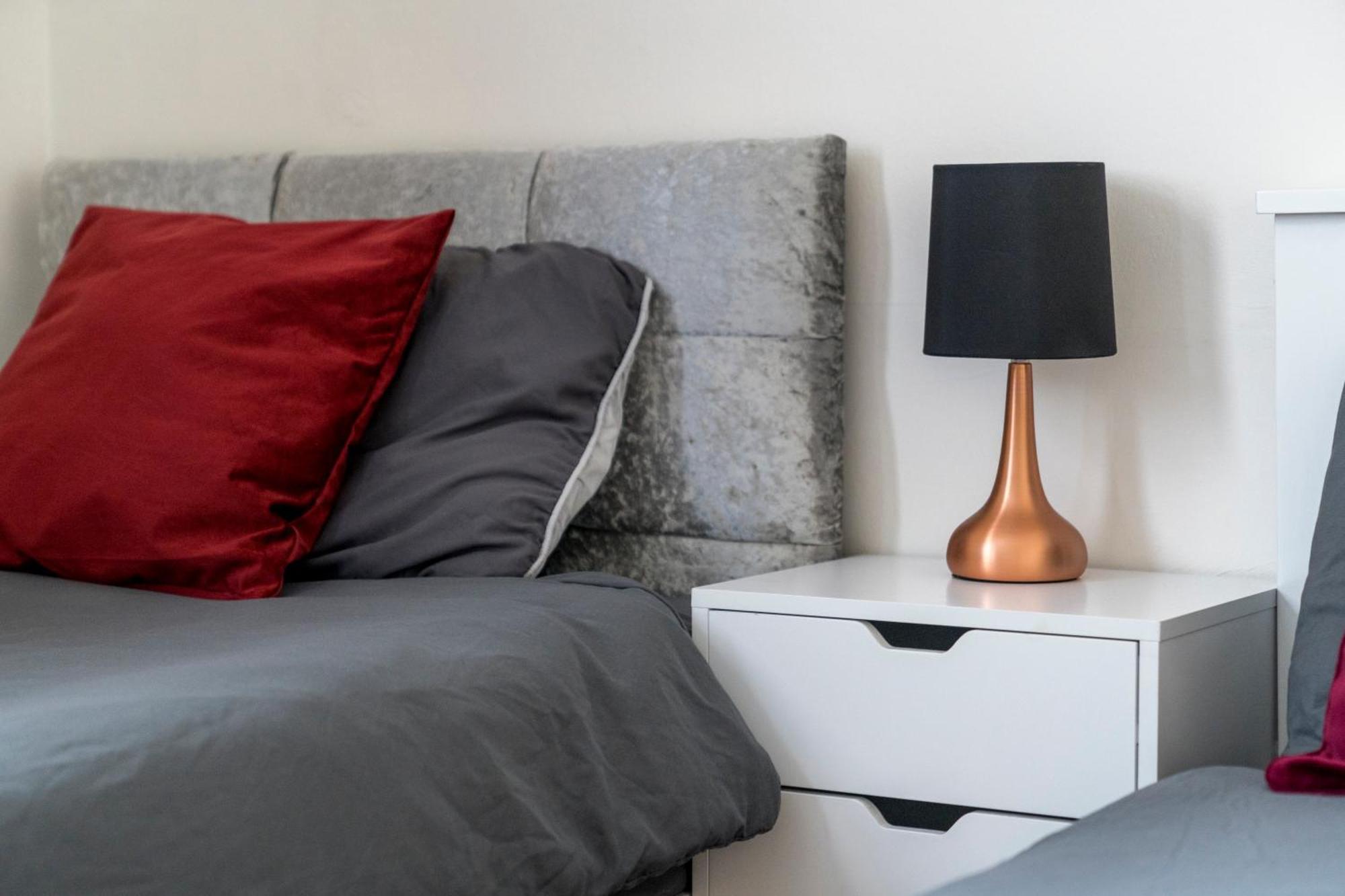 Cozy & Comfy Woodgreen Station Sleeps 6 Lejlighed London