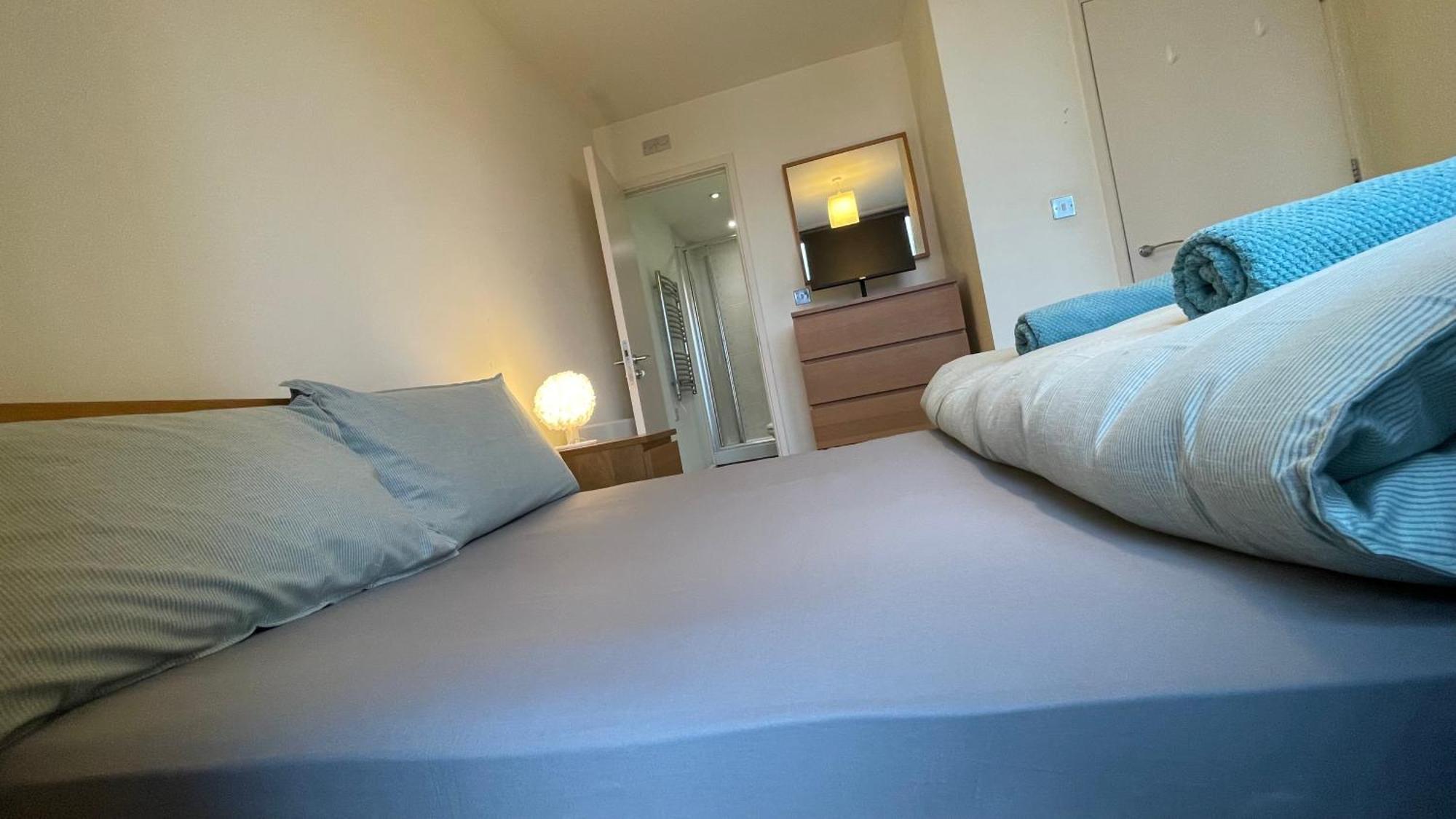 Stratford 2 Bedroom With 2 Bathrooms & Great Links Appartement