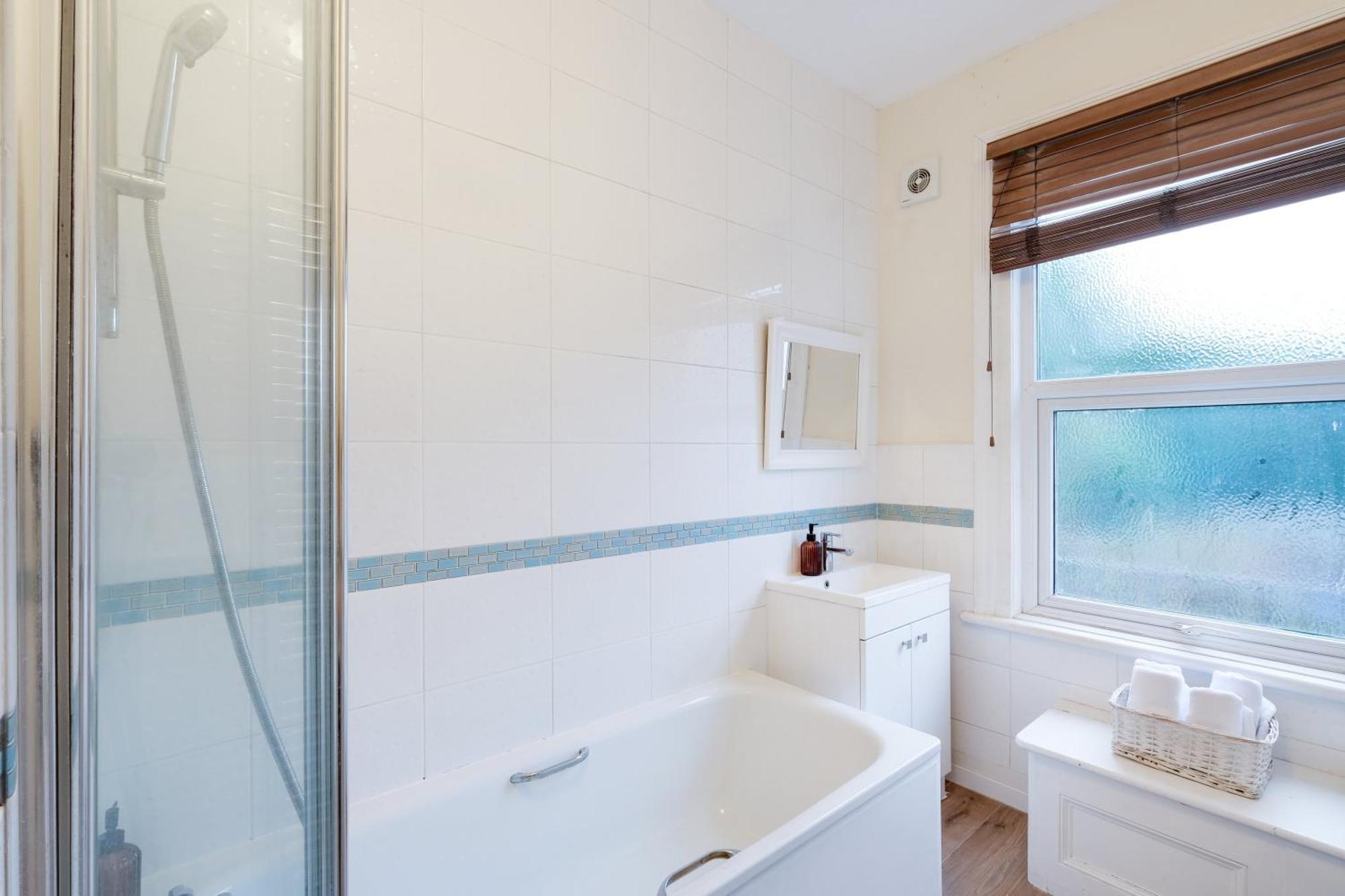 Appartement 3 Bedroom And 1 Bathroom In Mountfield With Parking