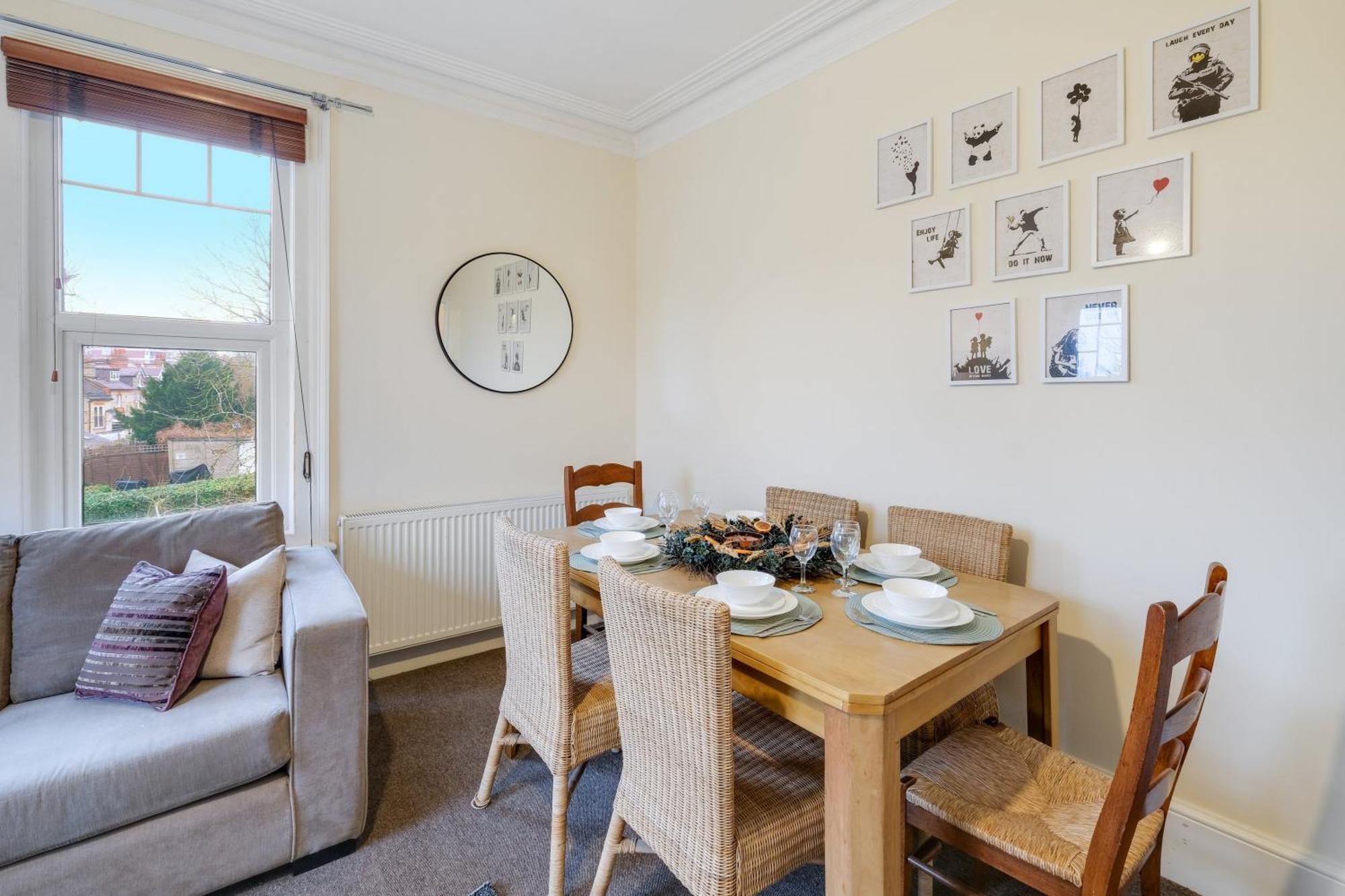 3 Bedroom And 1 Bathroom In Mountfield With Parking Appartement