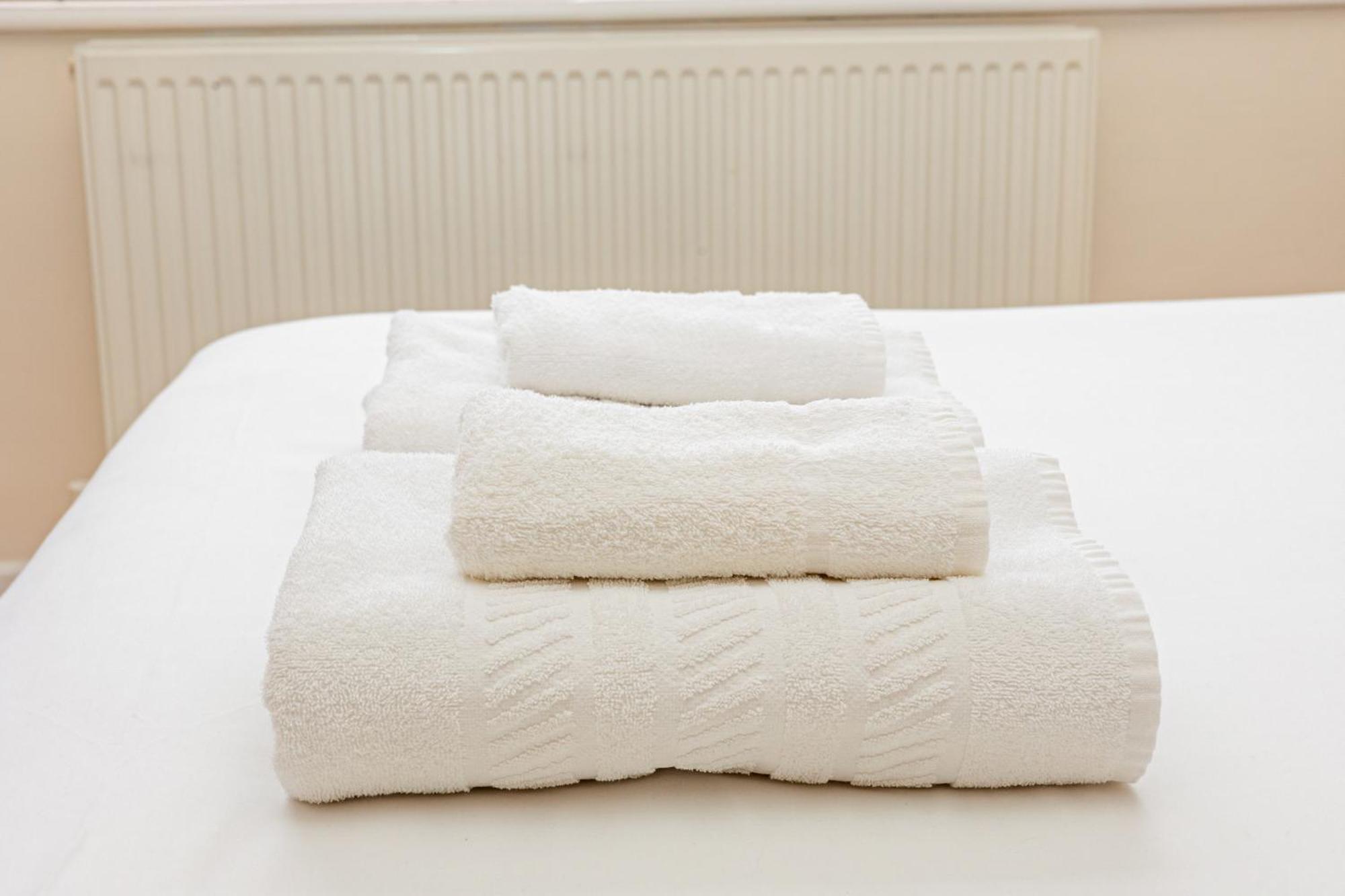 Lovely 2br Flat W Balcony, Golders Tube 5min Appartement Londen