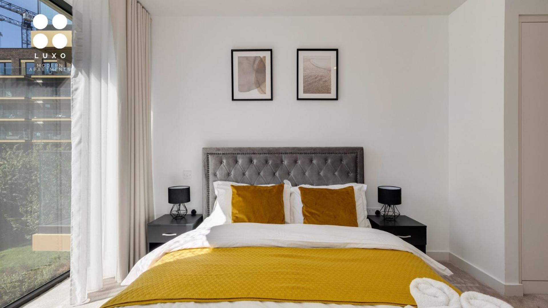 Luxury Docklands 2 Bedroom Apartment *