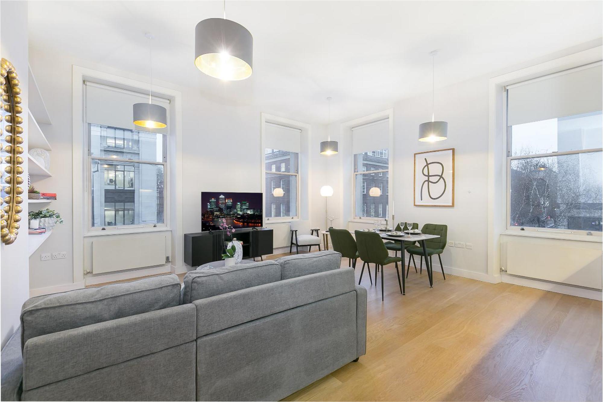 Urban Chic - Baker Street Apartment