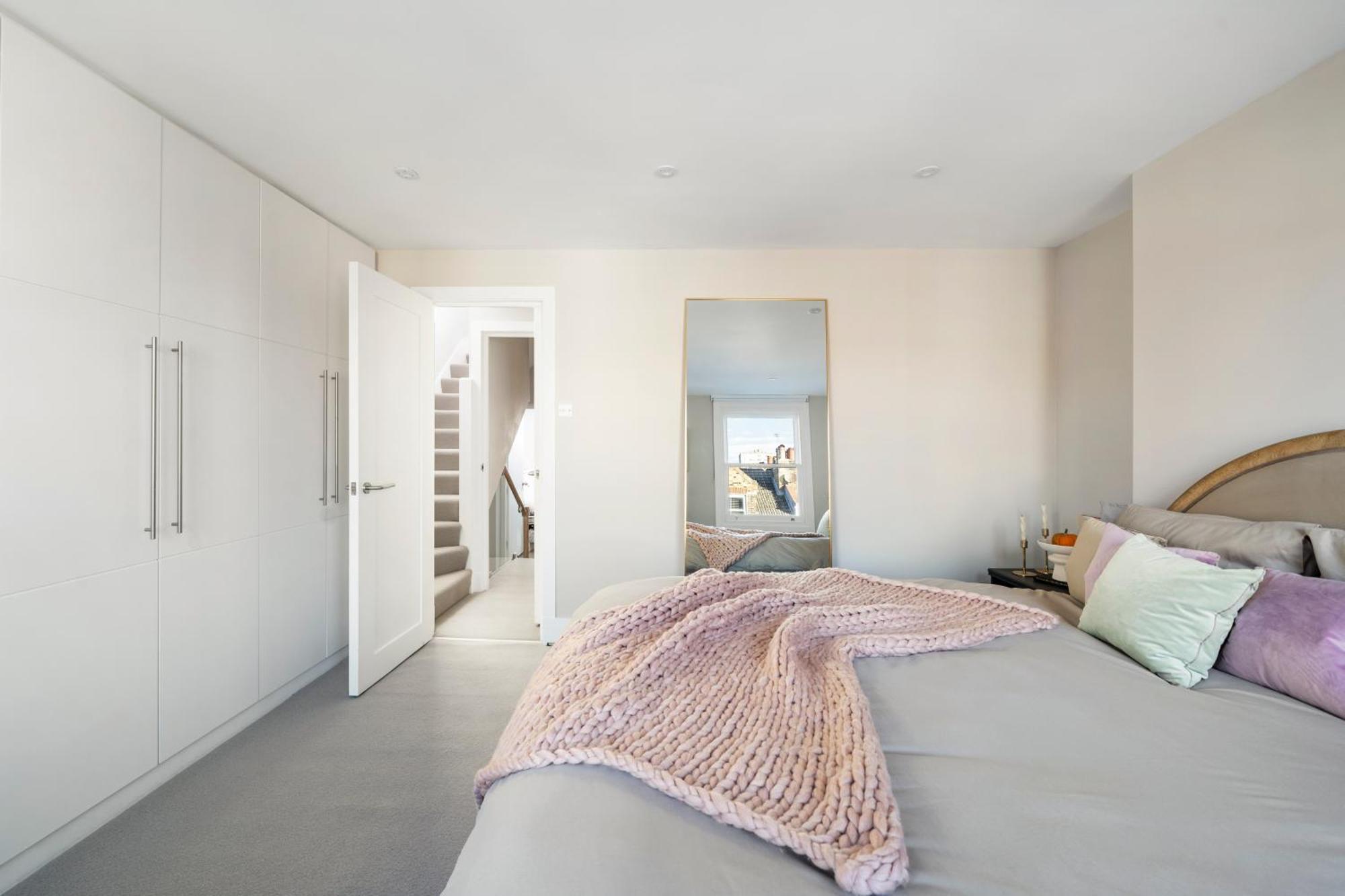 4 Bedroom House With Garden In Battersea Close To Chelsea Hébergement de vacances *