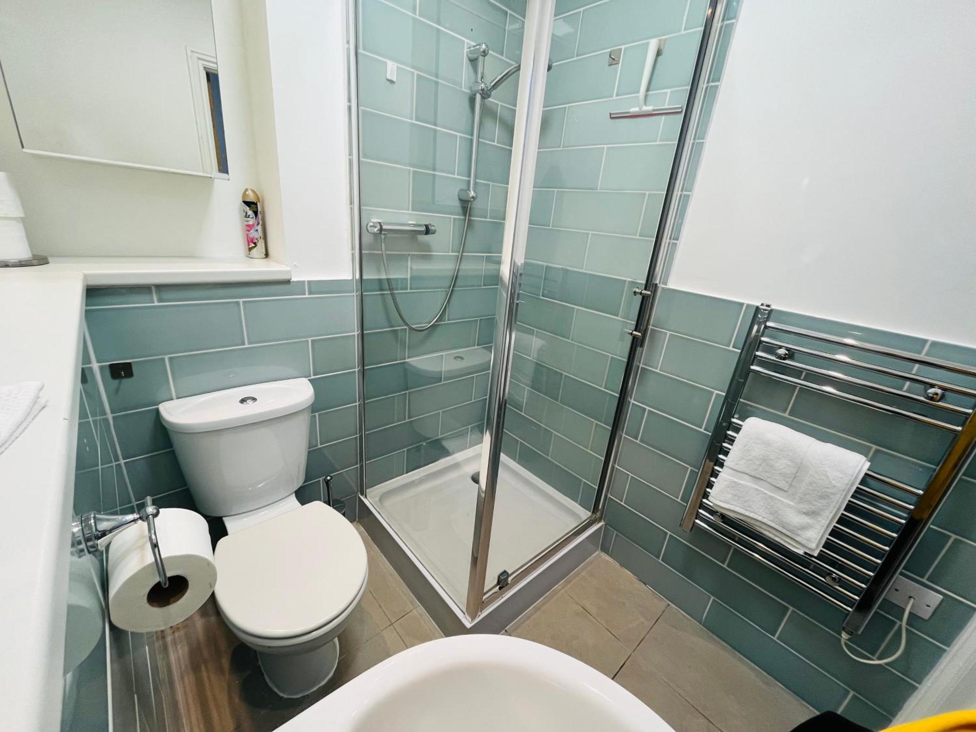 Modern Flat Near Transports Apartment *