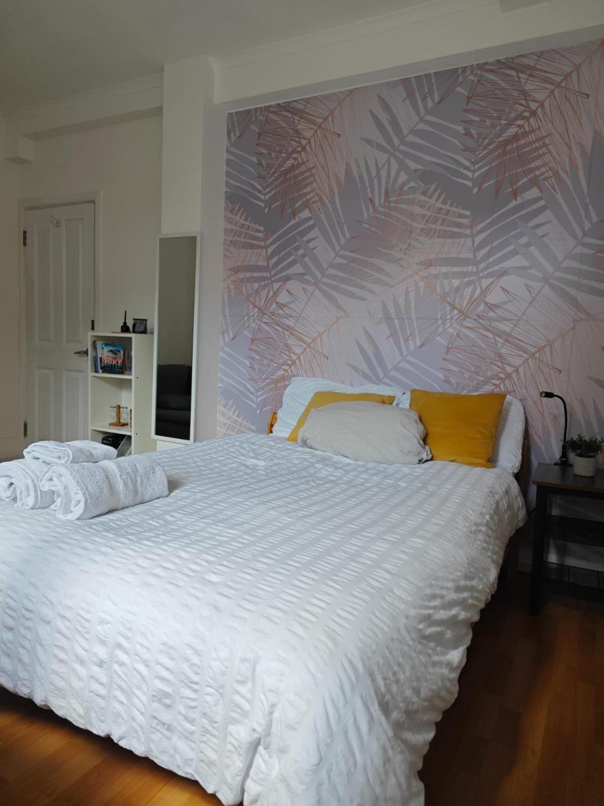 Stunning Large Double Bed Rum i privatbostad