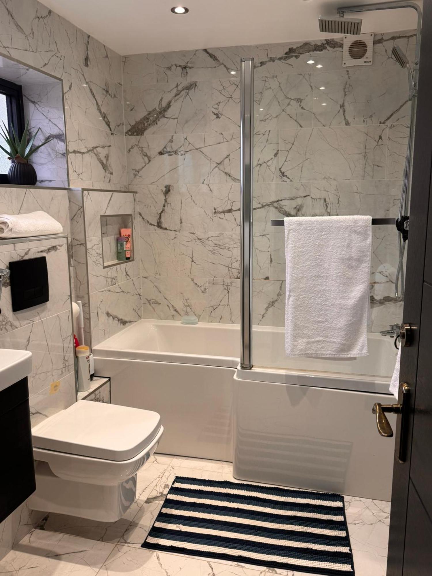 Appartement Modern House E15 Stratford - Sleeps 2 - 9, Fast Links To London, Near O2, Greenwich & Olympic Park, Child-friendly Garden, Free Parking
