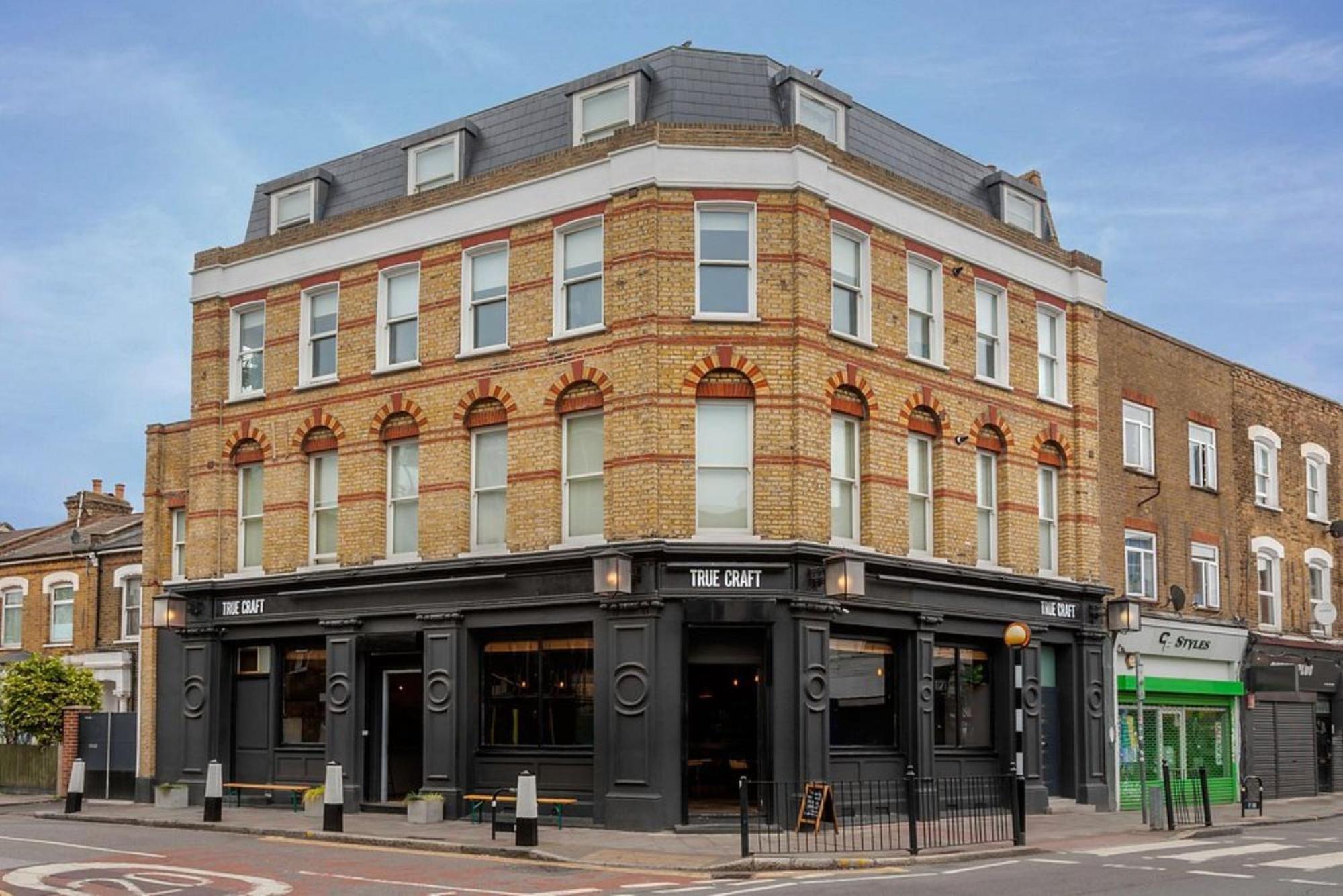 Apartment Metro Majesty 5-bedroom Gem In South Tottenham