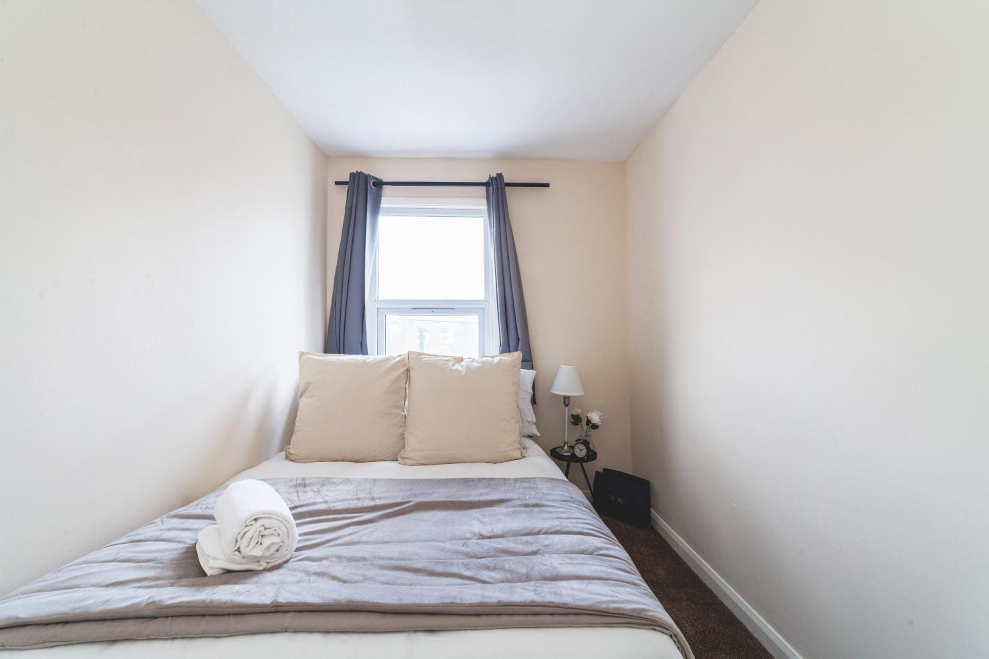 1 Double Available In Lovely Acton Duplex - 5 Minutes From Elizabeth Line & Close To Heathrow Appartement Londen