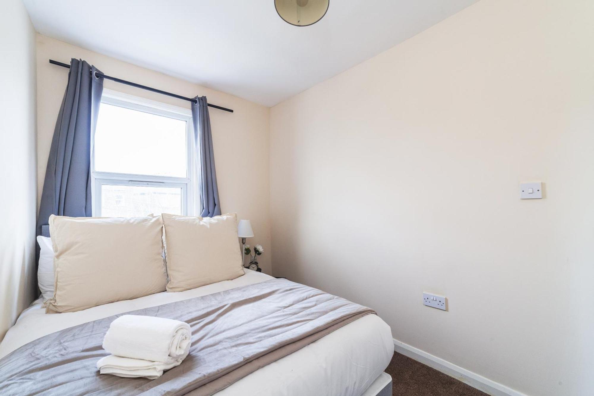 1 Double Available In Lovely Acton Duplex - 5 Minutes From Elizabeth Line & Close To Heathrow Londen