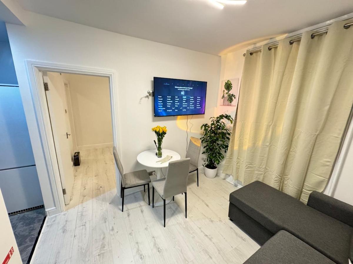 One Bedroom Flat Victoria Appartamento