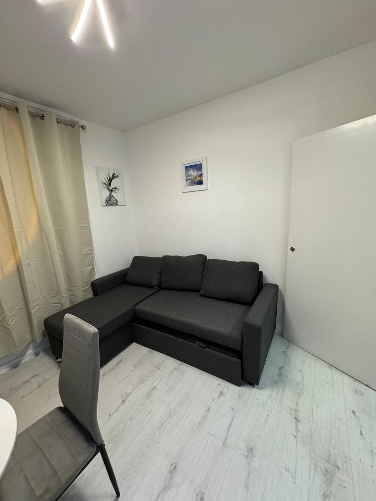 One Bedroom Flat Victoria * Londra