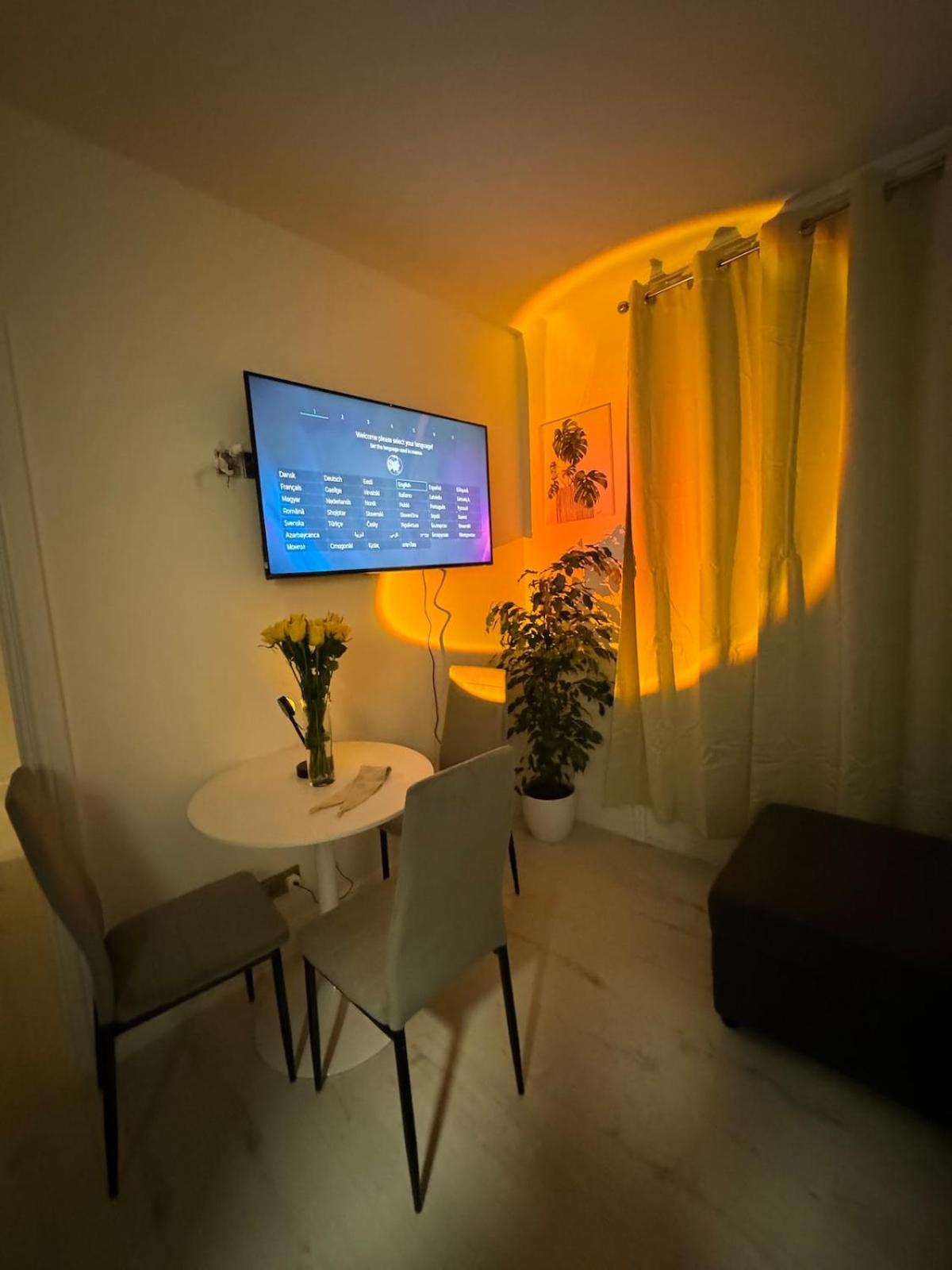One Bedroom Flat Victoria * Londra